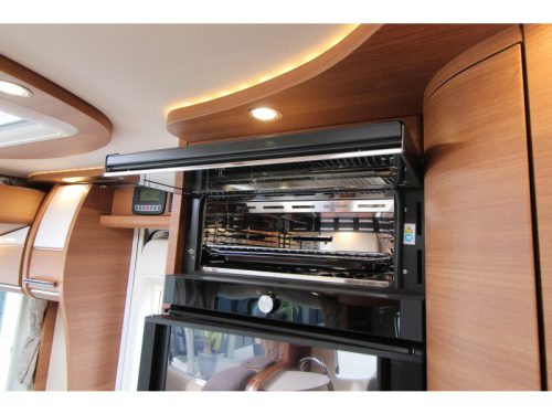 Carthago Chic C-Line I 4.9 LE-L Single beds + Pop-top roof  photo: 32