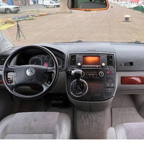 VOLKSWAGEN MULTIVAN TDI 128 KW 2.5 AUT photo: 8