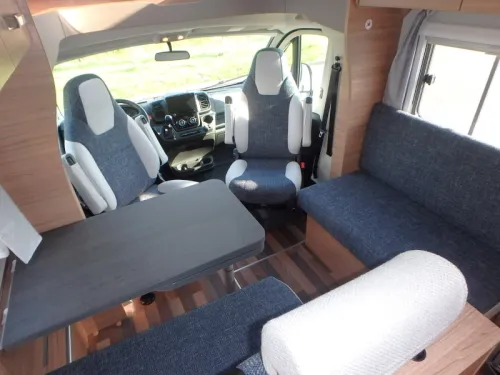 Weinsberg CaraSuite 650 MF 5 Zitplaatsen  foto: 15