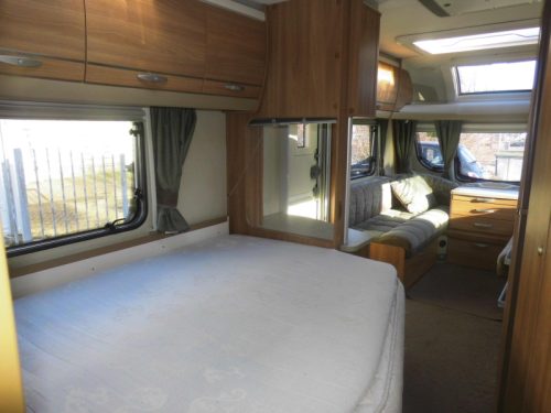 Swift Challenger 570 Satellite, awning and air conditioning photo: 10