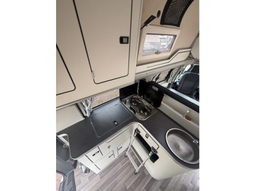 Ford Nugget plus high roof westfalia automatic 170 hp 4 berths air conditioning camera cruise ctr alloy wheels detachable tow bar pdc f/r photo: 10