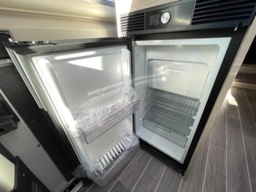 Forster V 636 EB 160hp Longitudinal Bed and Pop-top Roof photo: 7