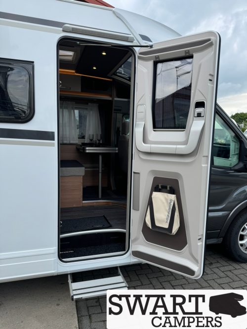 Weinsberg CaraLoft Ford 650 MEG, 155 hp automatic Single beds photo: 20