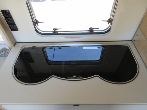 Dethleffs Aero 470 FR WITH MOVER AND FIXED AWNING photo: 8