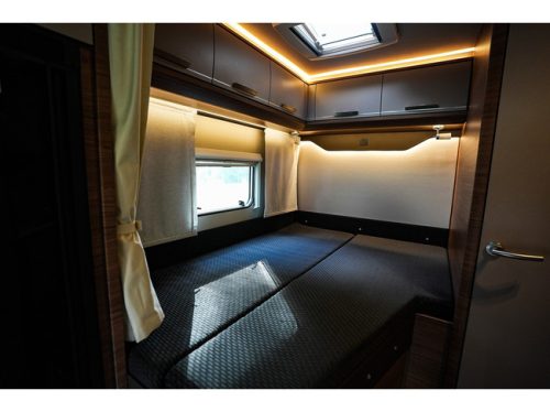 Knaus LIVE WAVE 650 MF foto: 15