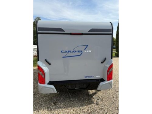 Caravelair Sport Line 455 French bed - Spacious dinette photo: 6