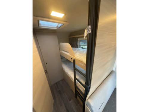 Weinsberg CaraLife 500 QDK STAPELBED-AIRCO Foto: 10
