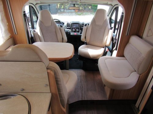 Hymer T598 Semi-integrated French bed Pop-top roof year of manufacture2018 photo: 10