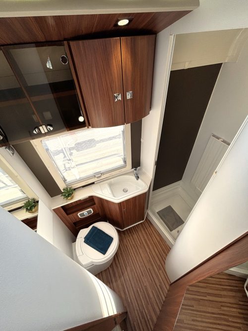 Adria Coral Supreme 670 SLT EINZELBETTEN EINZIGARTIG! ALDE Foto: 9