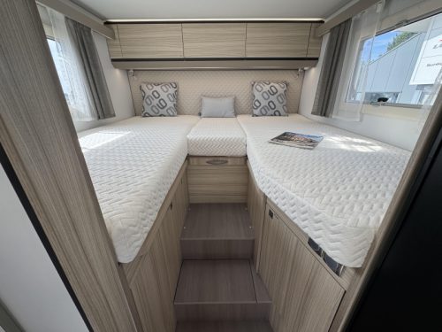 Adria Compact DL 60 Years Selection Levelsysteem Automaat photo: 2