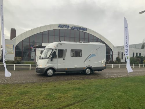 Hymer B 584 2.8 JTD 128 HP, Integral, Engine air conditioning, Front lift bed, 3 Isri seats, Long bench, Tow bar, Year 2005 Camper Centrum On the Road at Noorderringweg 4 in Marum. photo: 12