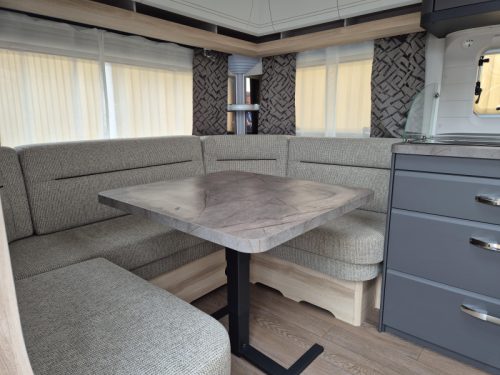 Hobby De Luxe 460 UFE foto: 4