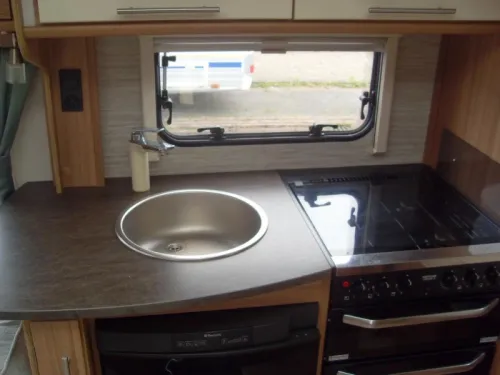 Lunar Quasar 514 with Mover and awning photo: 11