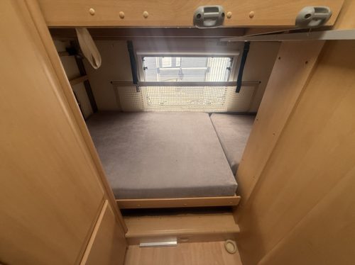 Dethleffs Esprit 2.8 128 hp overcab bed bunk bed awning bike rack 2x solar panel roof air conditioning camera face to face garage photo: 12