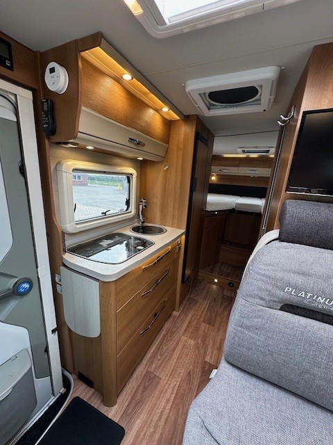 Knaus Van I 650 MEG Platinum Selection, automatic photo: 3