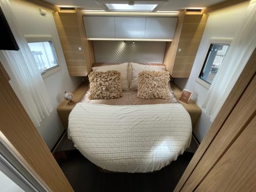 Adria MATRIX PLUS 670 DC QUEENSBED+HEFBED 2025! photo : 2