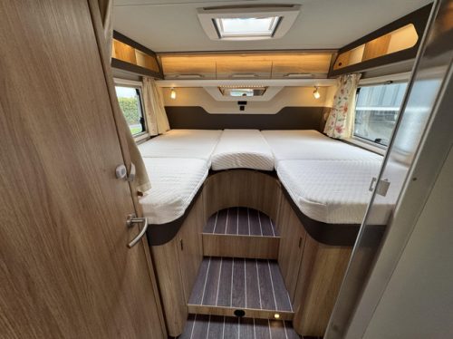Knaus Sky TI 700 MEG Platinum Automaat - Enkele bedden foto: 14