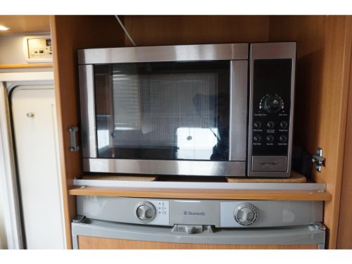 B&uuml;rstner Nexxo 660 Roof air conditioning, oven. photo: 13