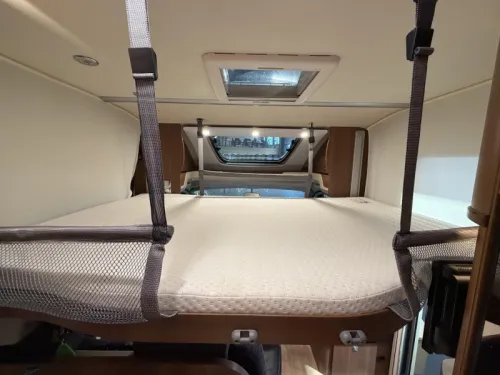 LMC Cruiser 732 T automatic - 5-berths - pop-top roof. photo: 19