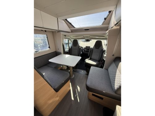 Adria Matrix Plus 670 SL Family Motorhome Automatic photo: 13