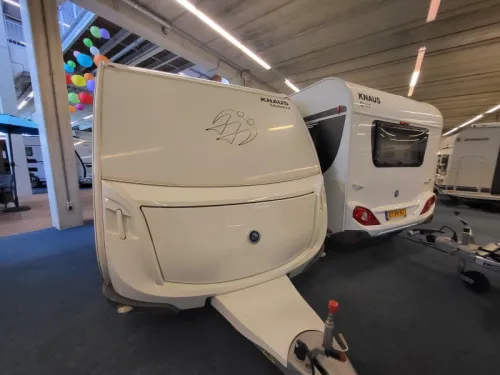 Knaus Sudwind 460 EU avec auvent &agrave; cassette et paroi lat&eacute;rale photo : 1