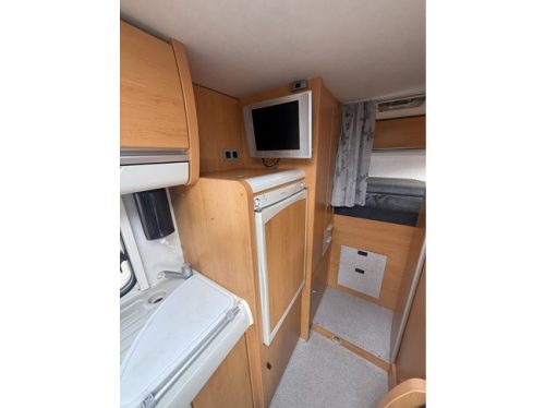 Hymer C 644 alcove transverse bed+bunk bed full options in very good condition air conditioning awning TV electric dish 2x solar panels large garage inverter tow bar photo: 13