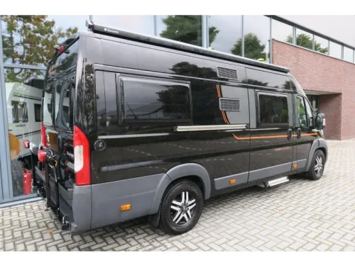 P&ouml;ssl Globecar 640 CAMP SINGLE BED+TOWBAR+BLACK ED photo: 2