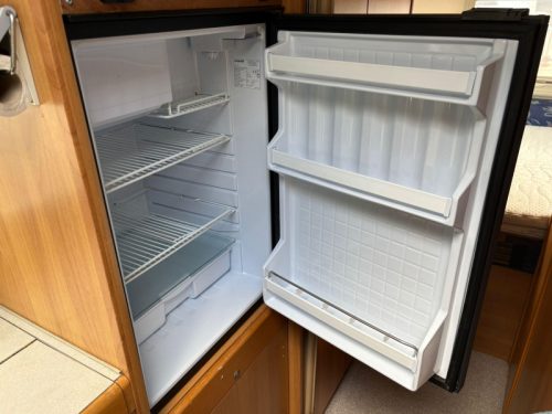 Knaus Travel-Liner 708 Festbett, Hubdach, 130PK Foto: 13
