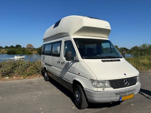 Mercedes Sprinter 312D - James Cook Westfalia