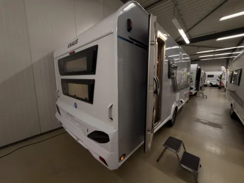 Knaus Sport Platinum 500 QDK Platinum+Boden+1800KG Foto: 2