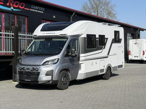 Adria Matrix Plus 670 SL Family Motorhome Automatic photo: 8