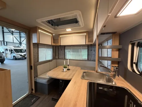 Knaus Sport 450 FU Rundsitzgruppe / Franz&ouml;sisches Bett  Foto: 19