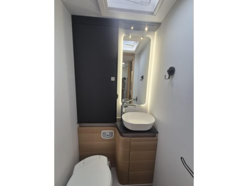 Adria Matrix 650 DL Face to face 2024 Foto: 13