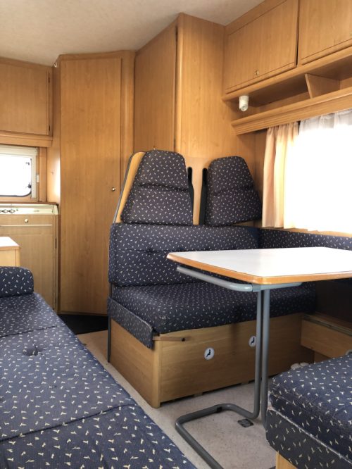 Dethleffs A5830 5 berth starter Motorhome photo: 17