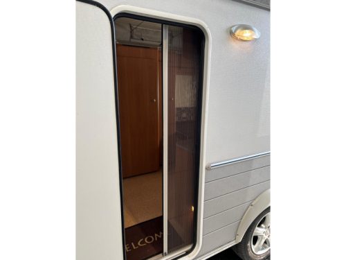 Kip Vision Special 41 TCB Pop-top roof, Single beds, LMV photo: 8