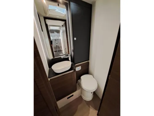 Adria Sonic Supreme 700 DL Foto: 17