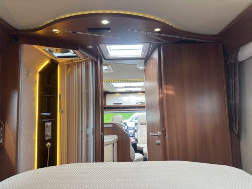 Carthago Chic E-line 51 QB Overhead cabinets, ALDE photo: 22