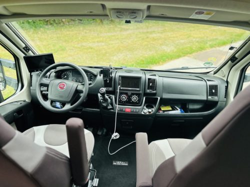 Knaus Sky Wave R21, Single beds and pop-top roof, EURO 5 photo: 7