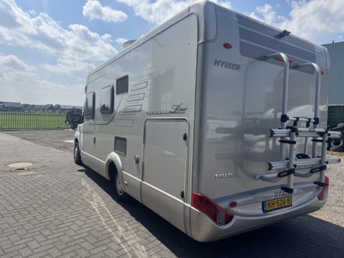 Hymer Exclusive Line 614 CL fixed bed photo: 3