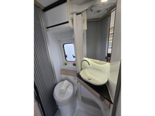 Adria Twin Plus 640 SLB Automaat Einzelbetten Foto: 15