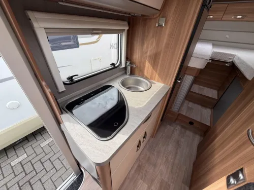 Weinsberg CaraCompact Pepper 600 Edition Camas Individuales 19 foto: 9