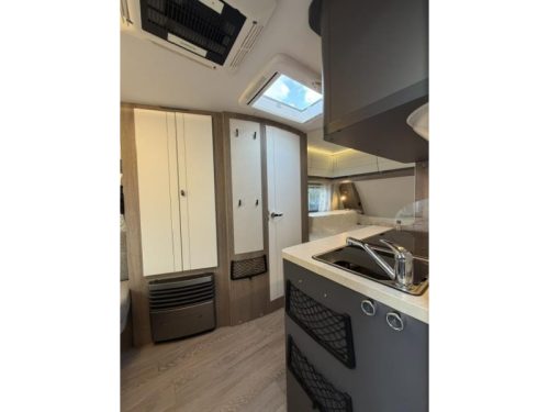 Hobby On Tour 460 DL Mover, Markise, Klimaanlage Foto: 12