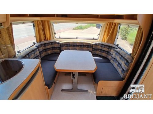 Fendt Saphir 470 caravan.. French bed/round seating photo: 5