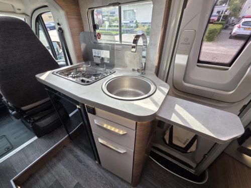 Knaus Van TI 550 MF Kompaktes 6-Meter-Franz&ouml;sisches Bett Foto: 10