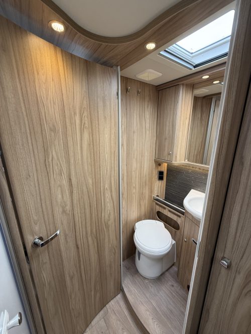 Hymer Exsis-i 678 foto: 23
