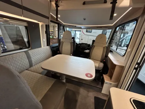 Dethleffs Globebus I 6 Compact Integrated Motorhome photo: 8