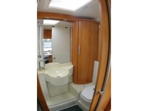 Hymer Exsis-I 522 EX Querbett, XXL Garage. Foto: 11