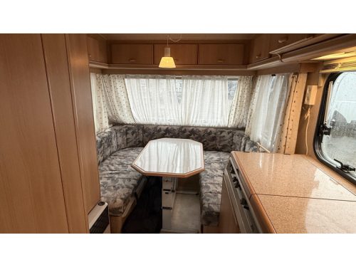 Adria Optima 425 TK 2x seating group fixed toilet photo: 10