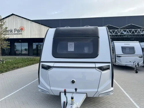 Knaus Sudwind Black Selection 500 PF Kopfk&uuml;che / franz&ouml;sisches Bett Foto: 2