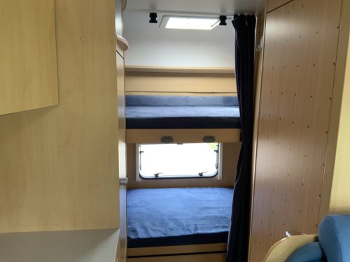 Detlheffs A 5881 Fiat 2.3 130 HP, Alcove, Bunk bed, 5 seats and 6 berths, Shows signs of use, Year 2007 Camper centrum on the road photo: 10